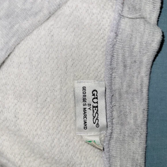 Guess sweatshirt - Picture 2 of 3